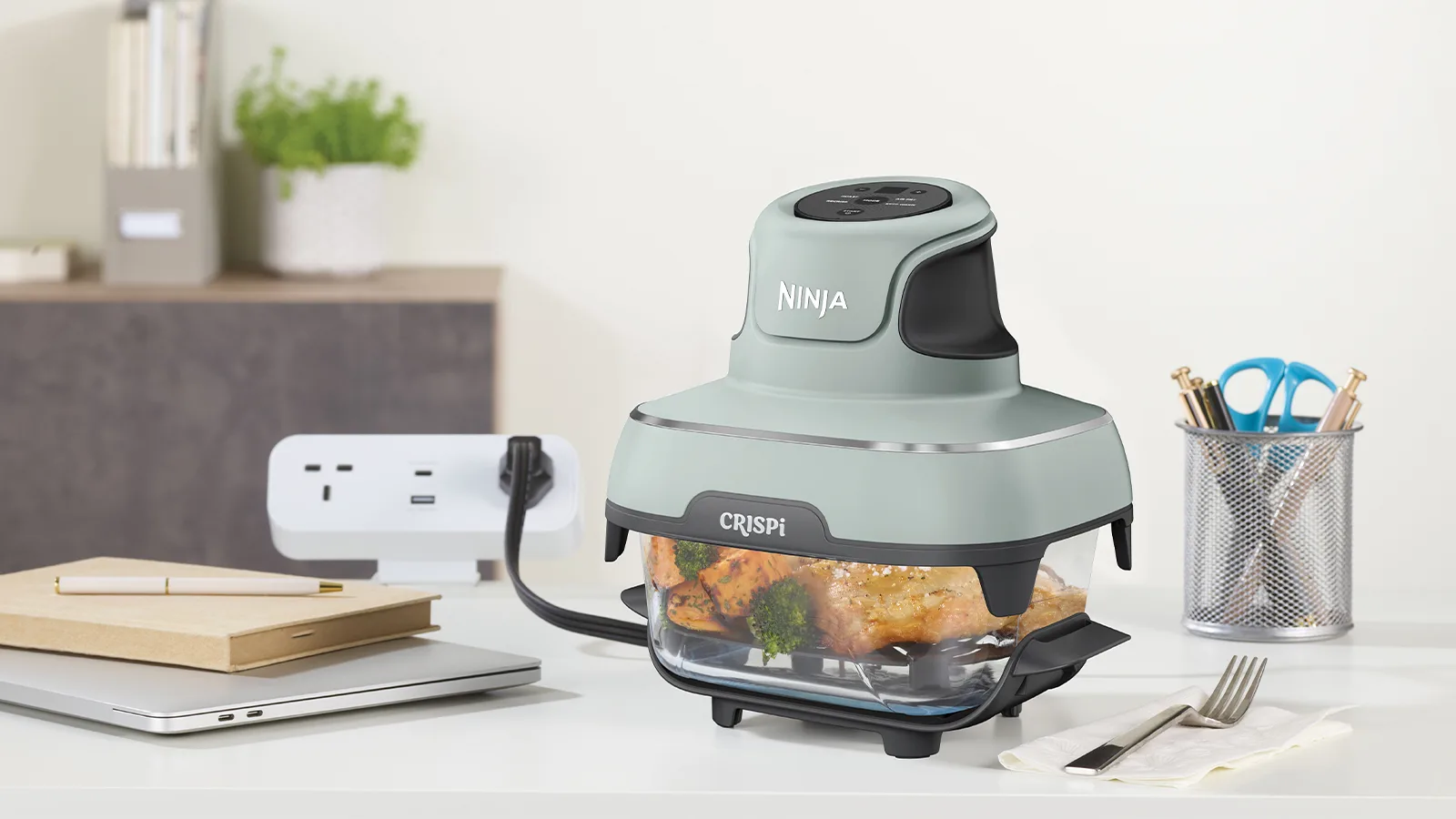 Ninja-FN101-InUse-Office-Cooking-ChickenBroccoli